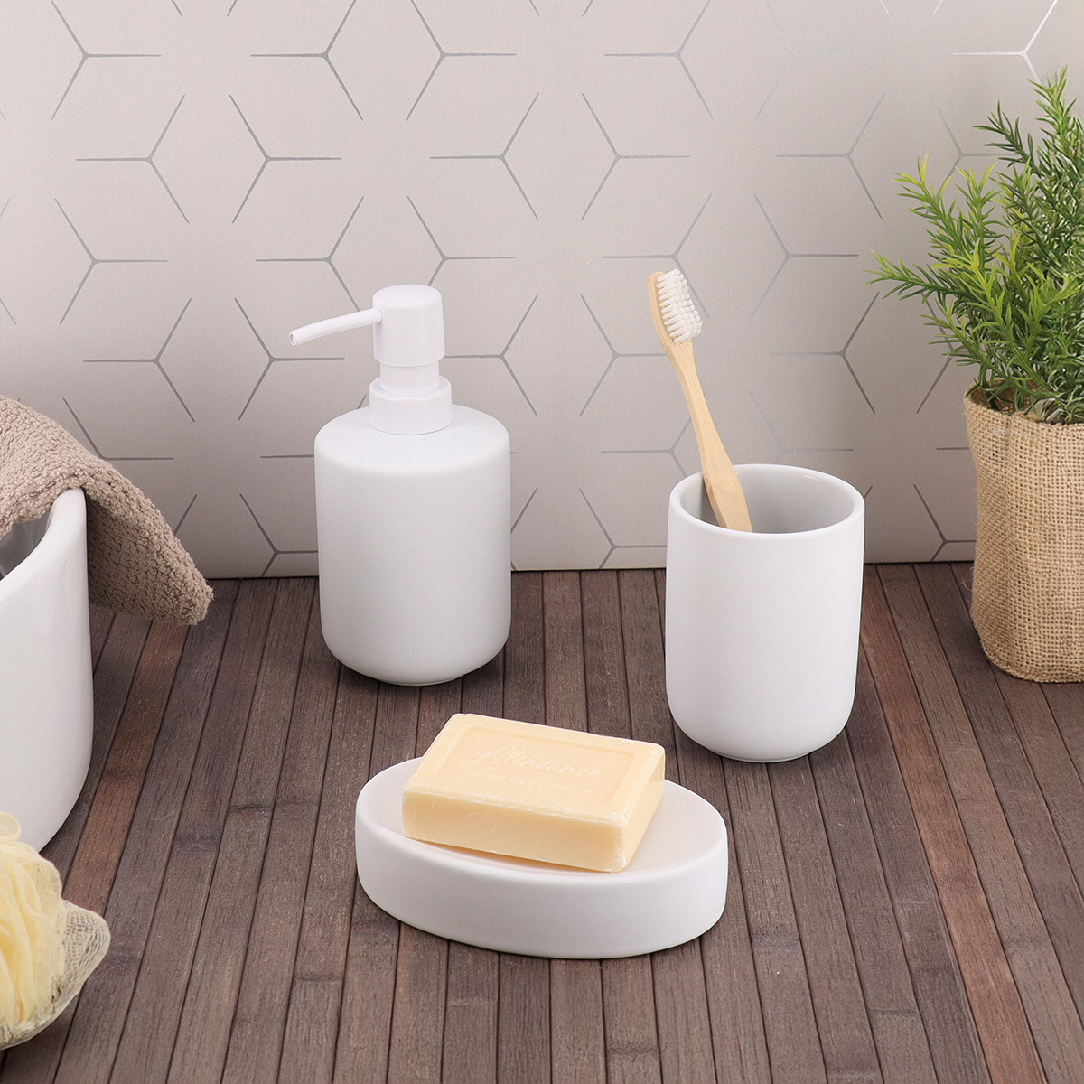 Tendance dozator za sapun stoneware 400 ml sa gumenim efektom, bijeli - Image 2