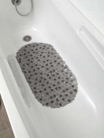 Tendance podloga za kadu bubbles 69×36 cm pvc, siva