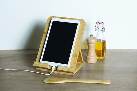 Five stalak za tablet bambus 26x20cm - Image 8